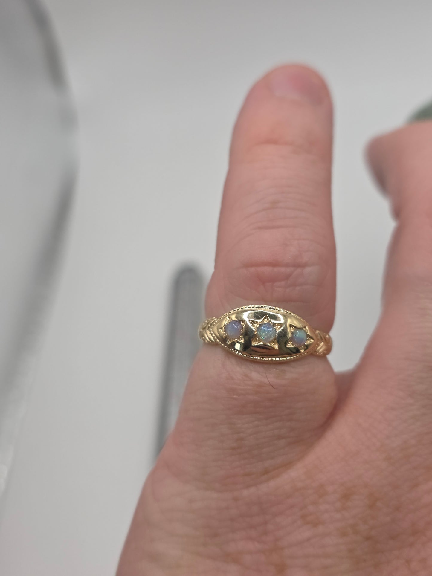 9ct gold opal gypsy ring