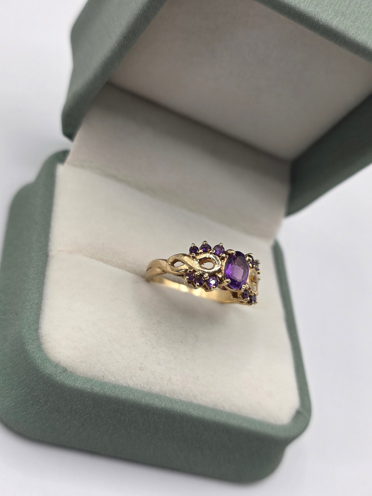 9ct gold amethyst ring