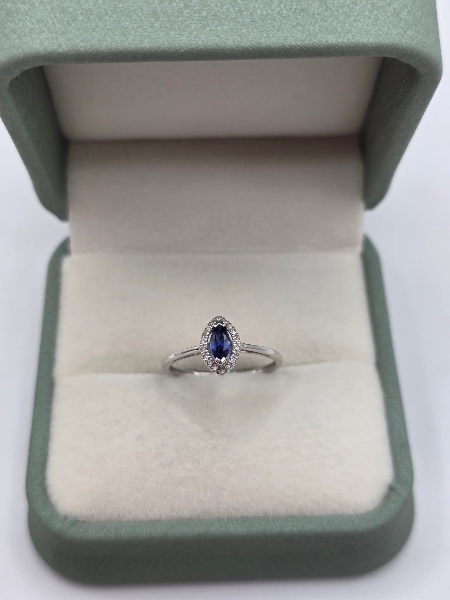 9ct white gold sapphire and diamond ring