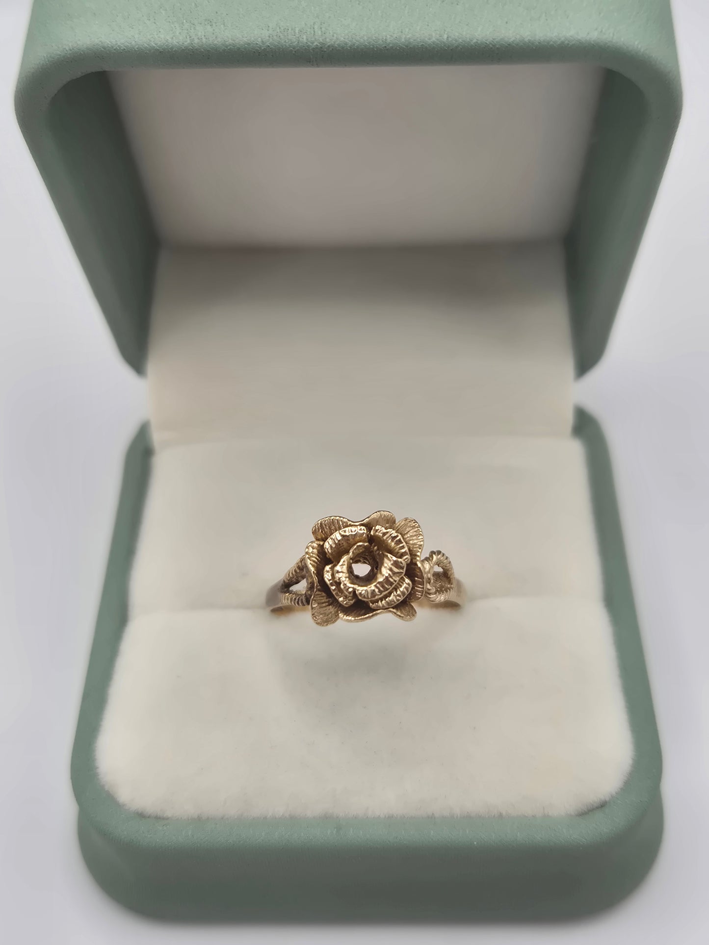 9ct gold rose ring
