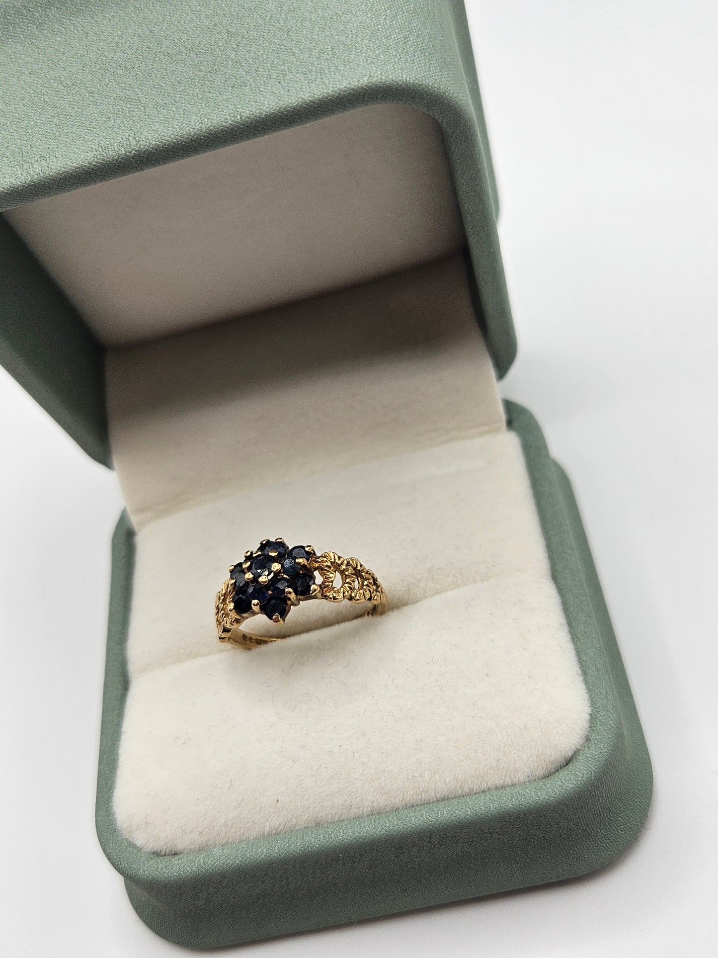 9ct gold sapphire cluster ring