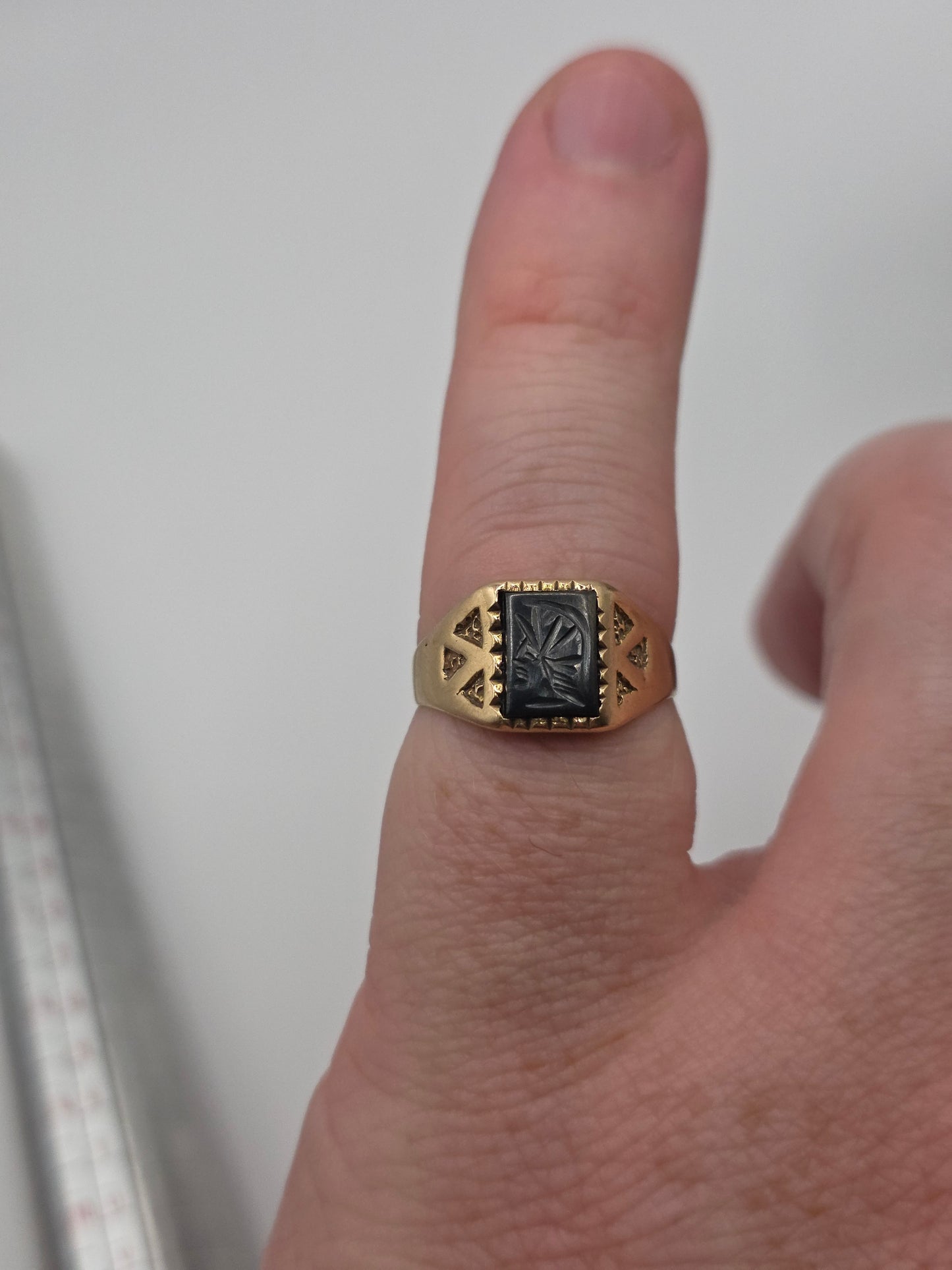 9ct gold hematite centurion ring