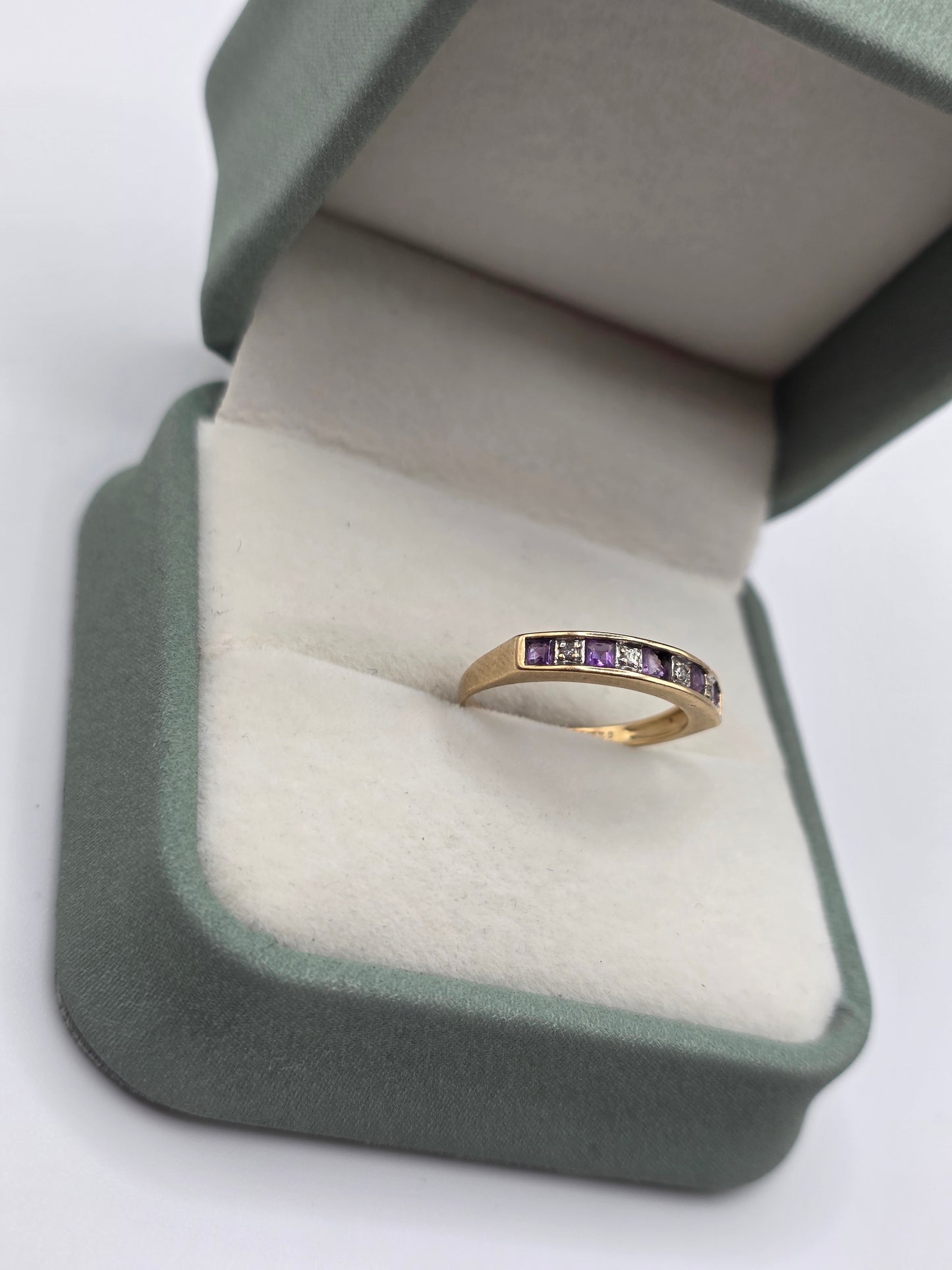 9ct gold amethyst and diamond ring