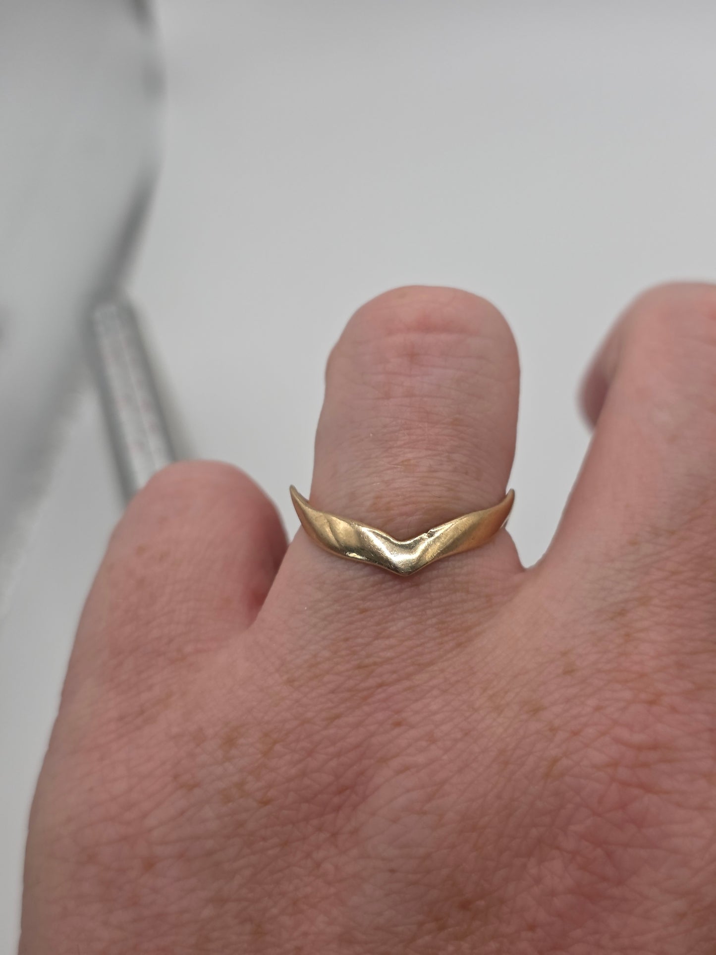 9ct gold wishbone ring