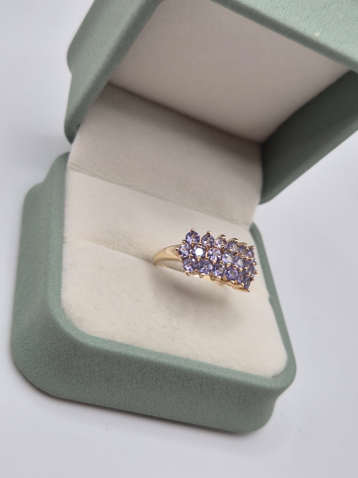Heavy 9ct gold tanzanite cluster ring