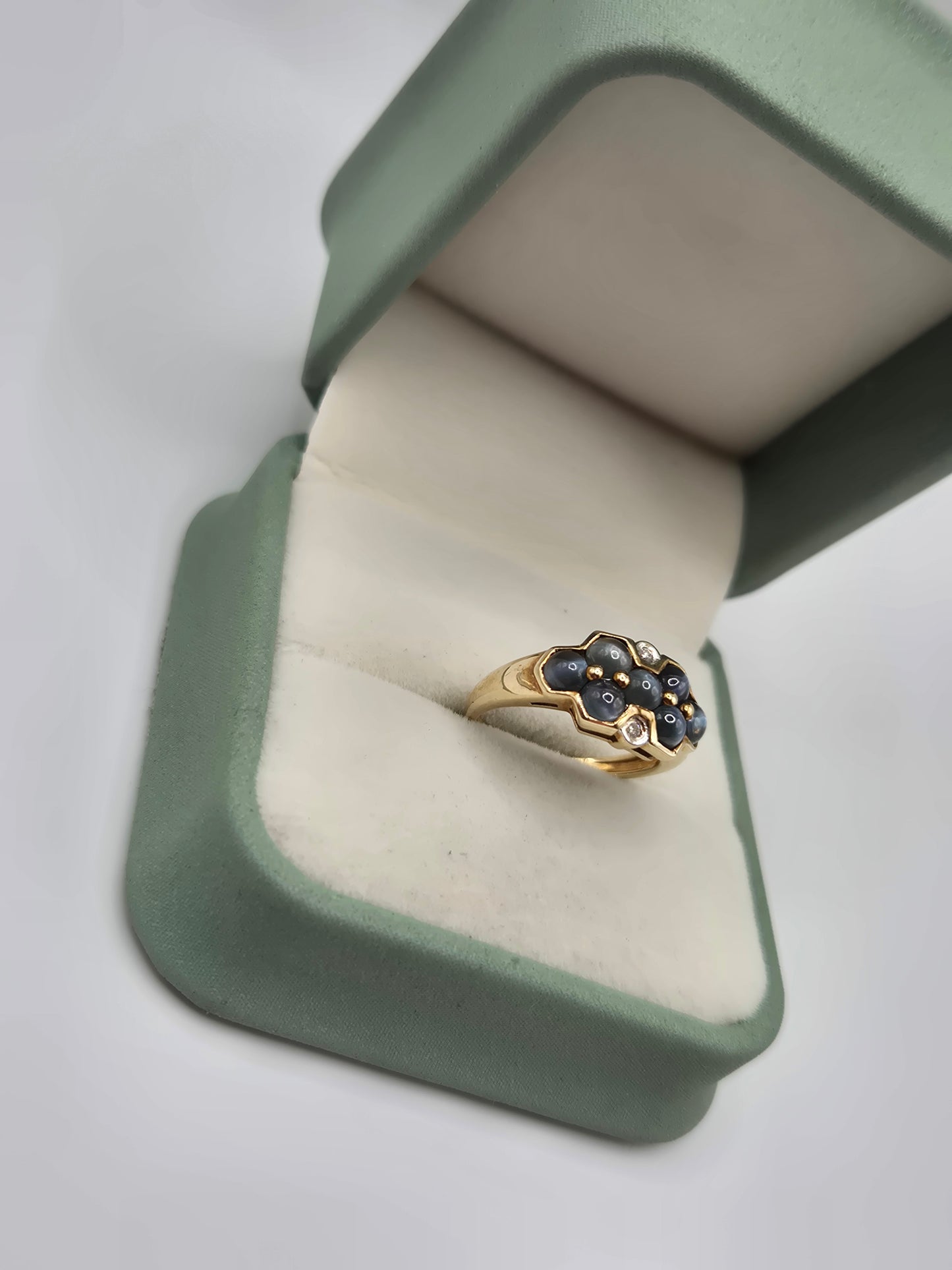 9ct gold cat's eye and diamond ring