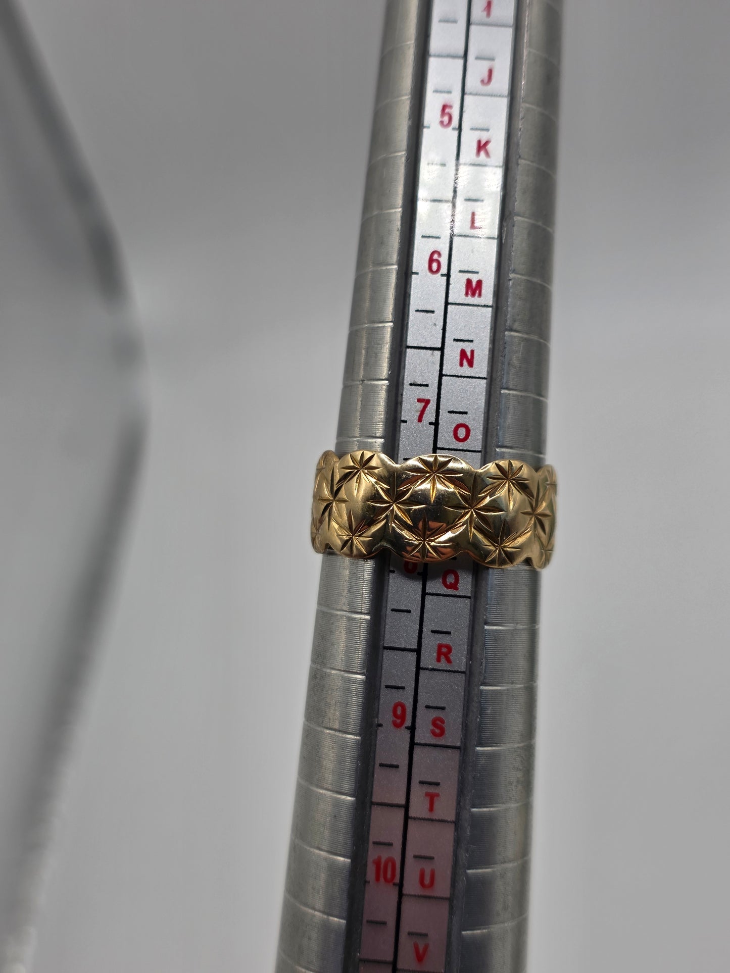 9ct gold star band ring