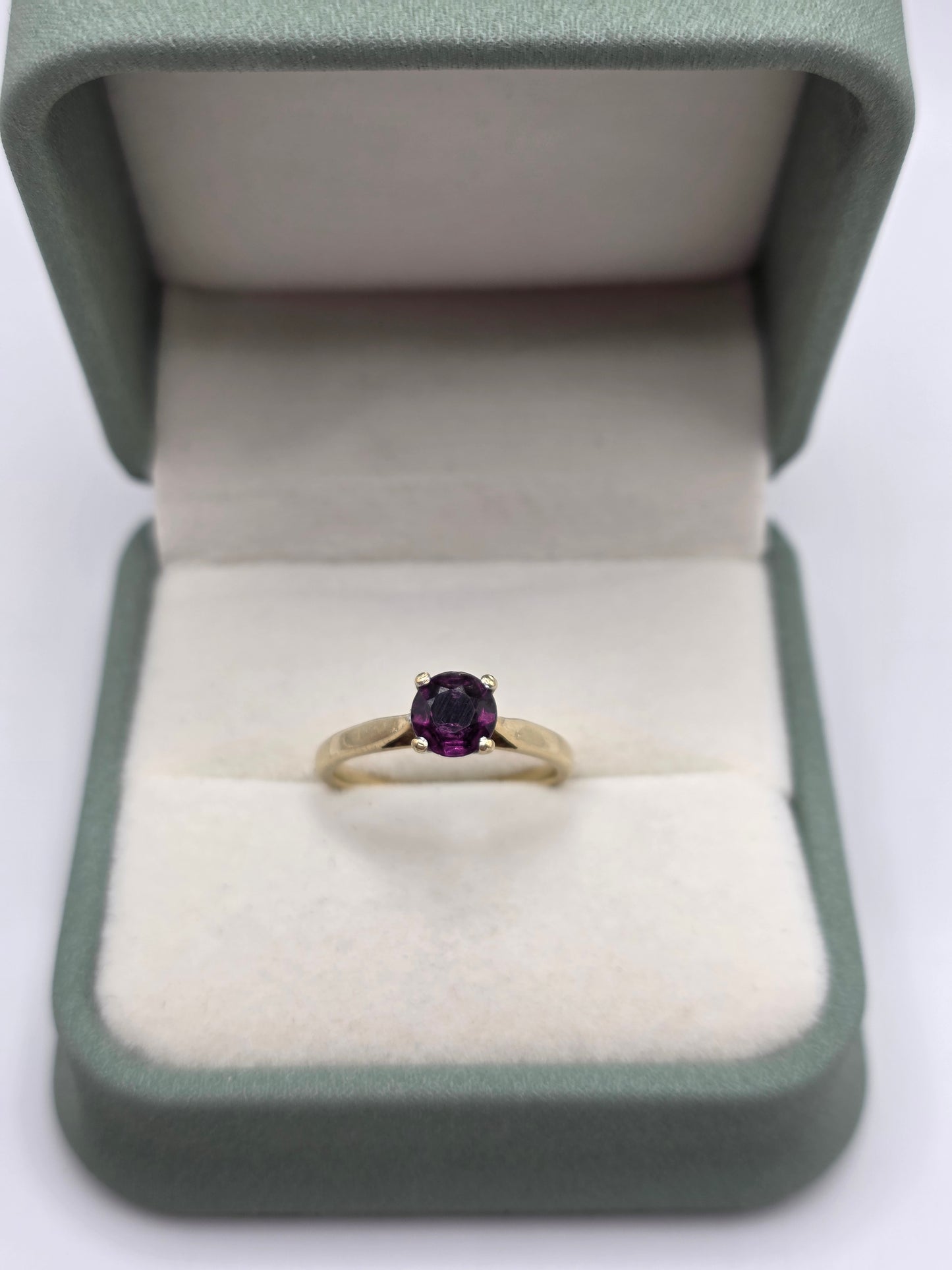 9ct gold amethyst ring