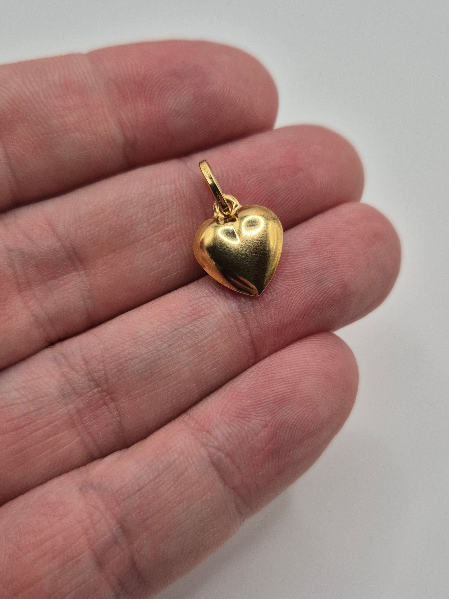 9ct gold heart Charm