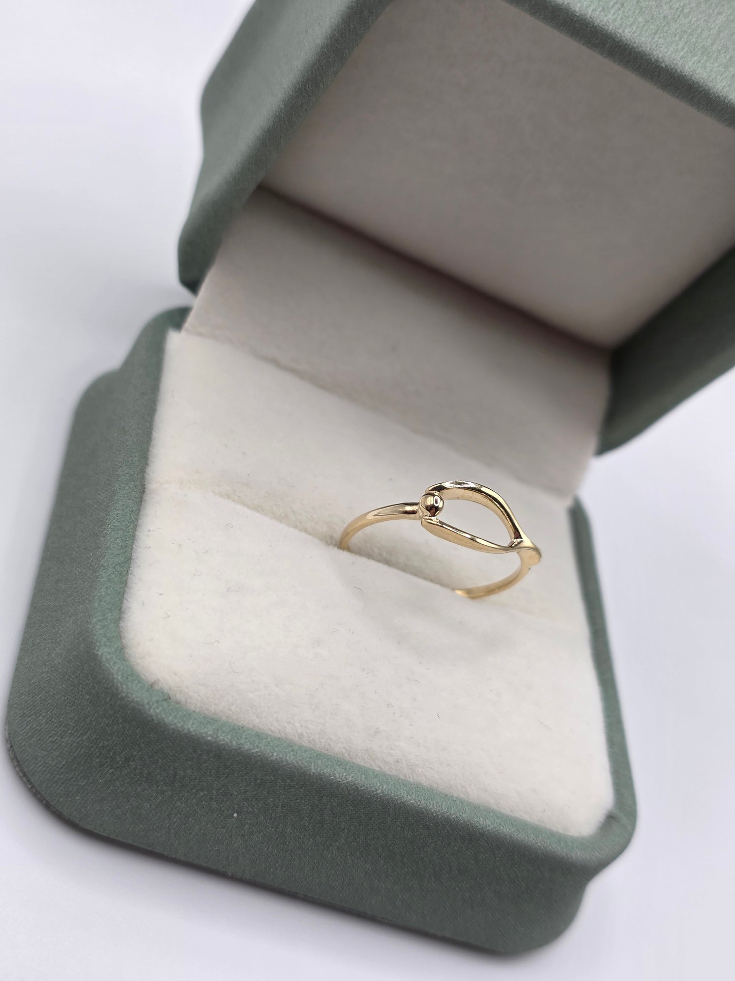 9ct gold wishbone ring