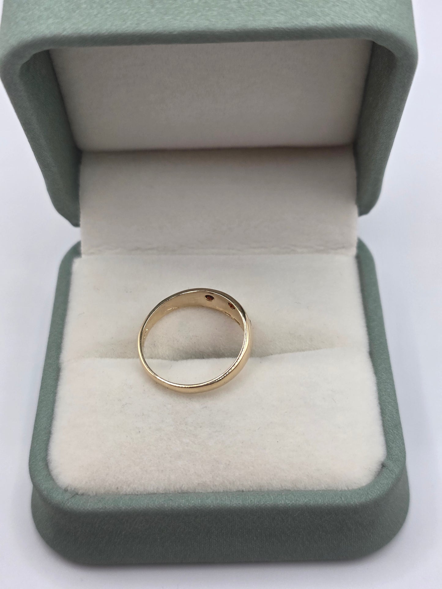 9ct gold garnet gypsy ring