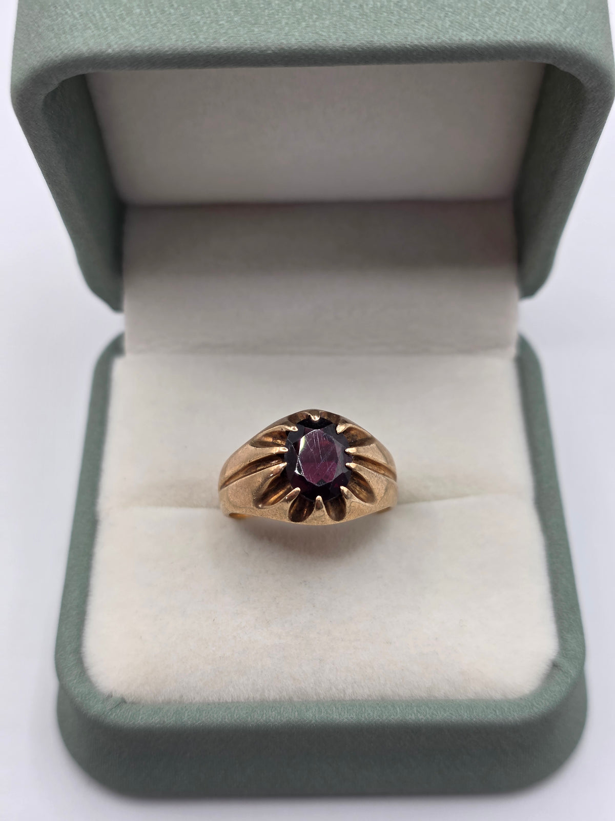 Vintage heavy 9ct gold garnet gypsy ring