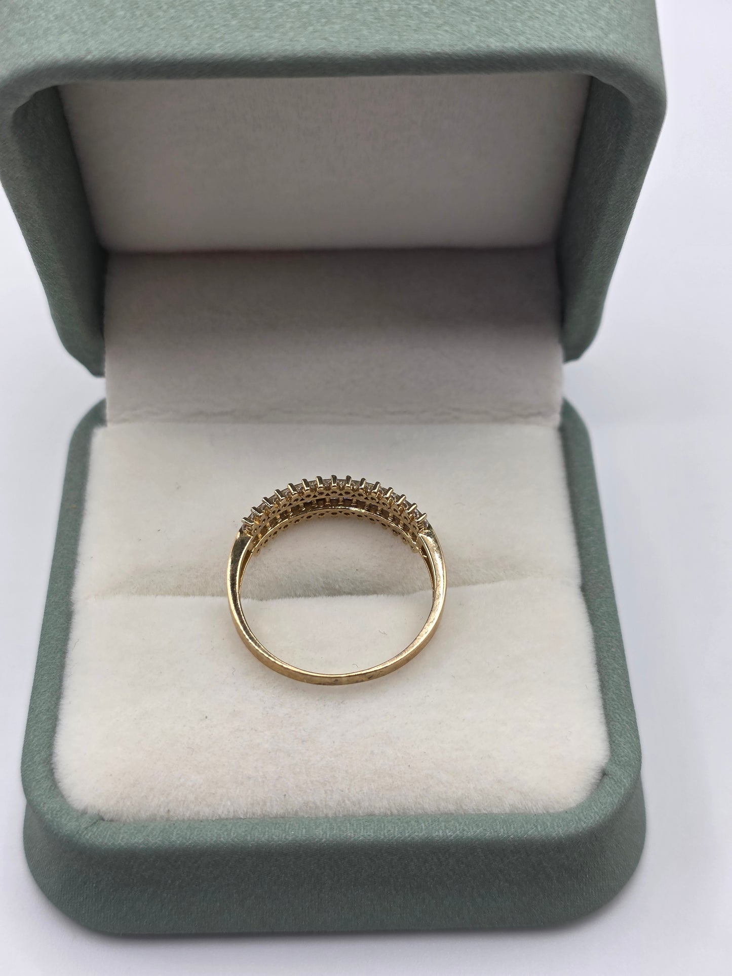 9ct gold cz ring