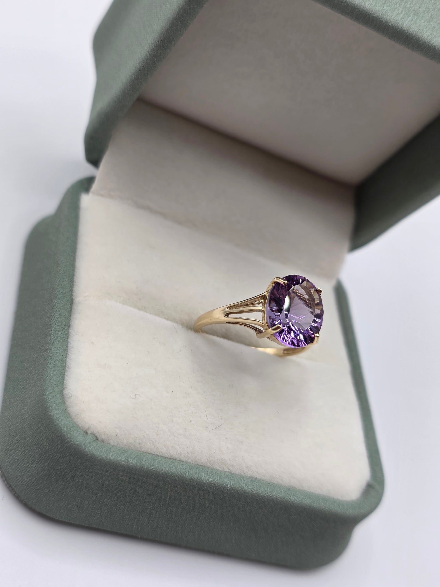 9ct gold amethyst ring