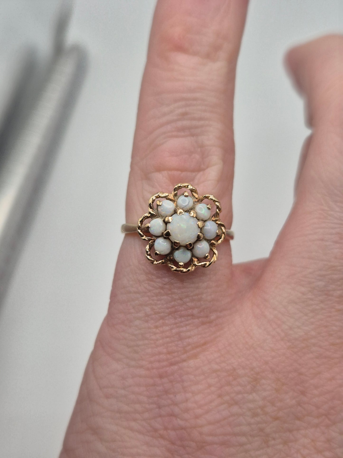 9ct gold opal ring
