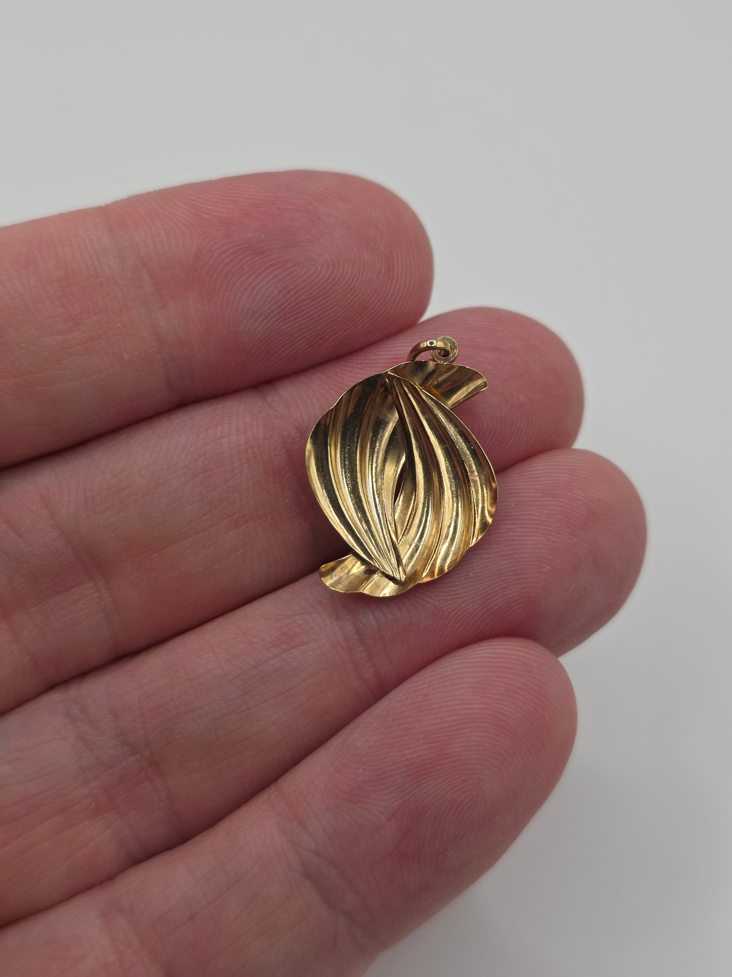 9ct gold pendant