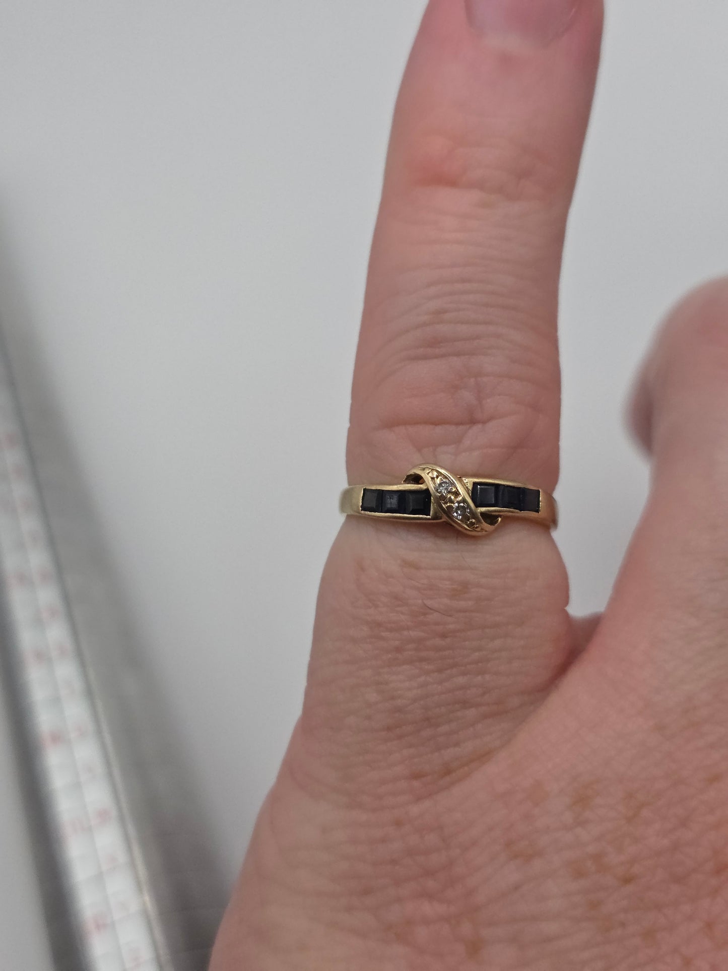 9ct gold sapphire and diamond ring