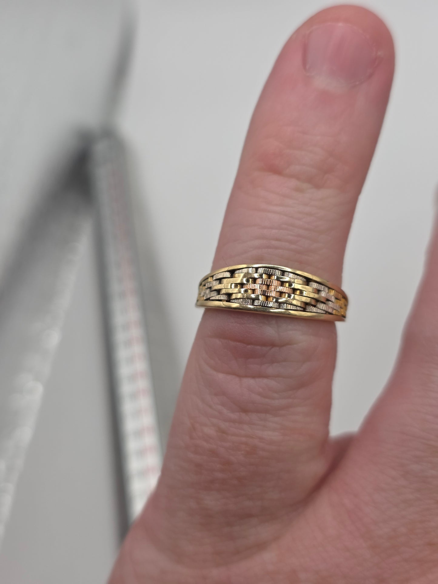 9ct tri gold ring