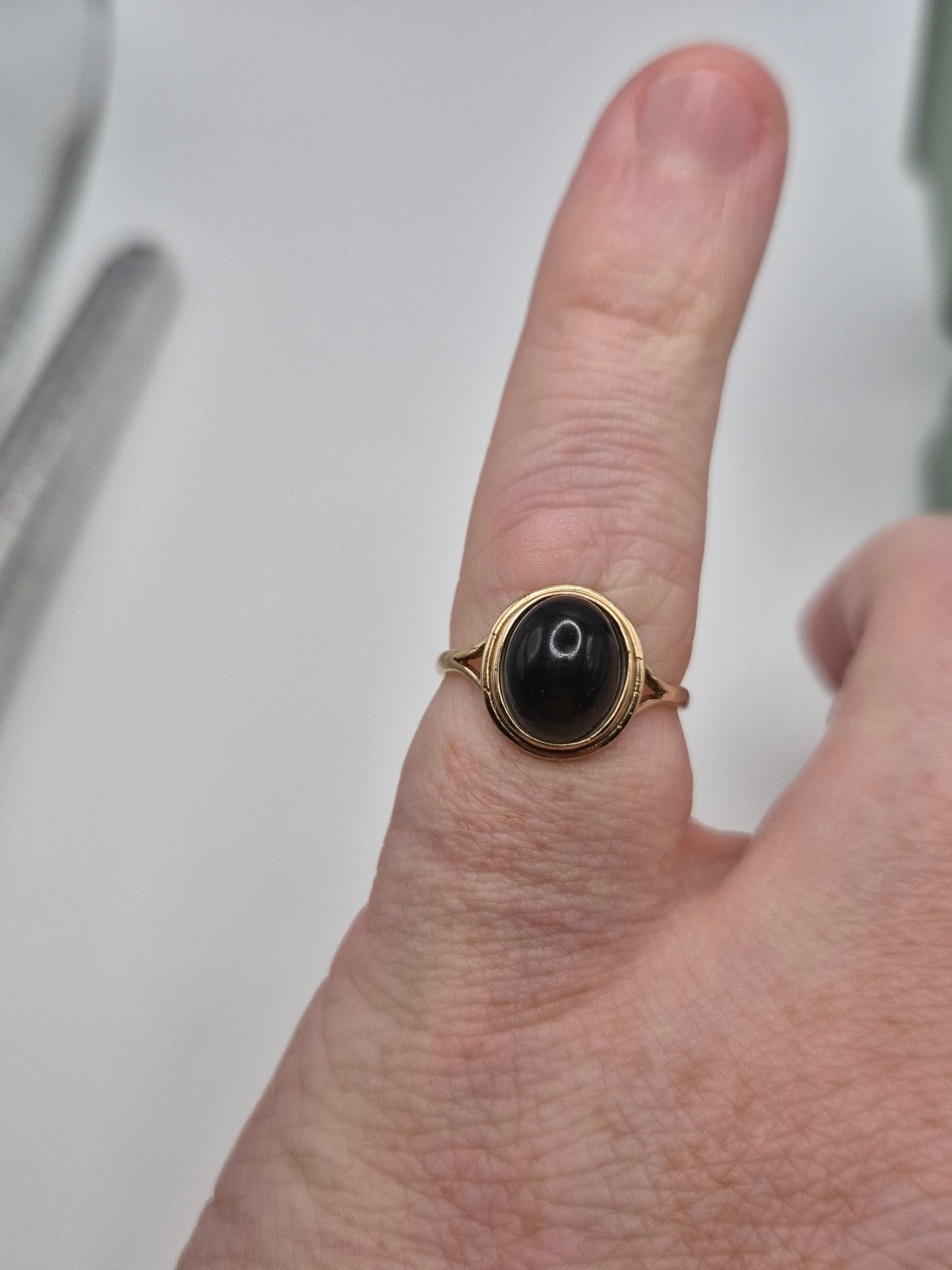 9ct gold rock crystal ring