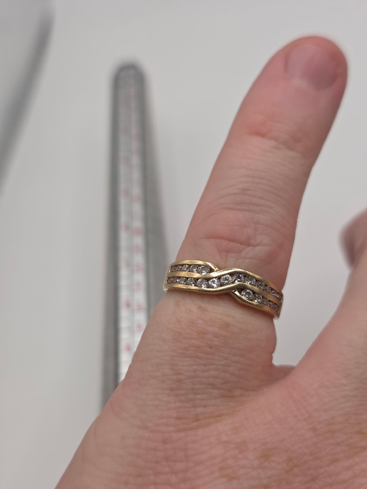 9ct gold cz ring