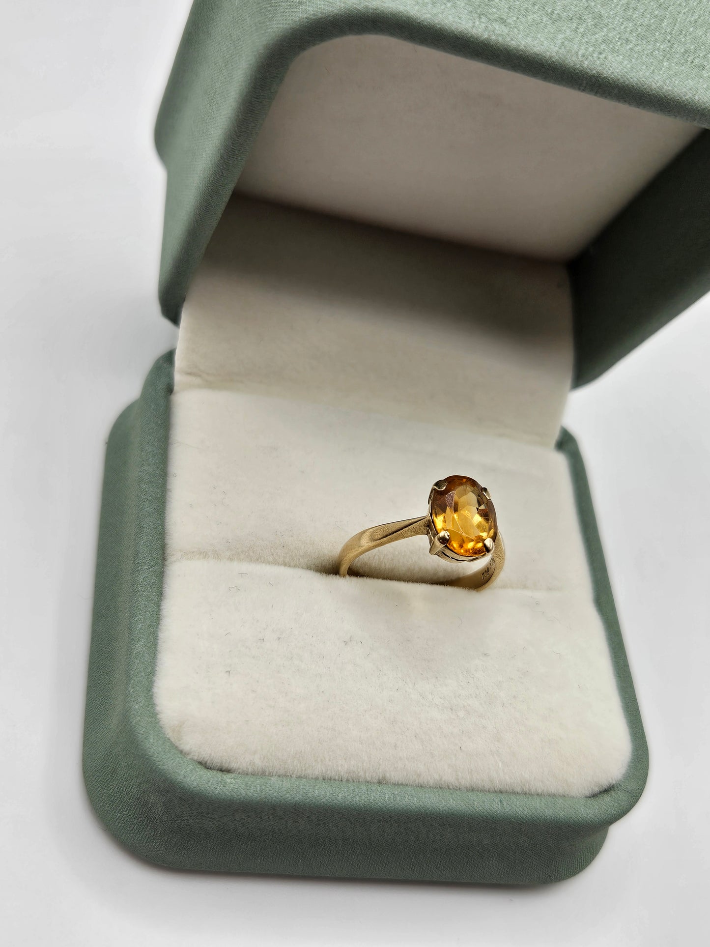 9ct gold citrine ring