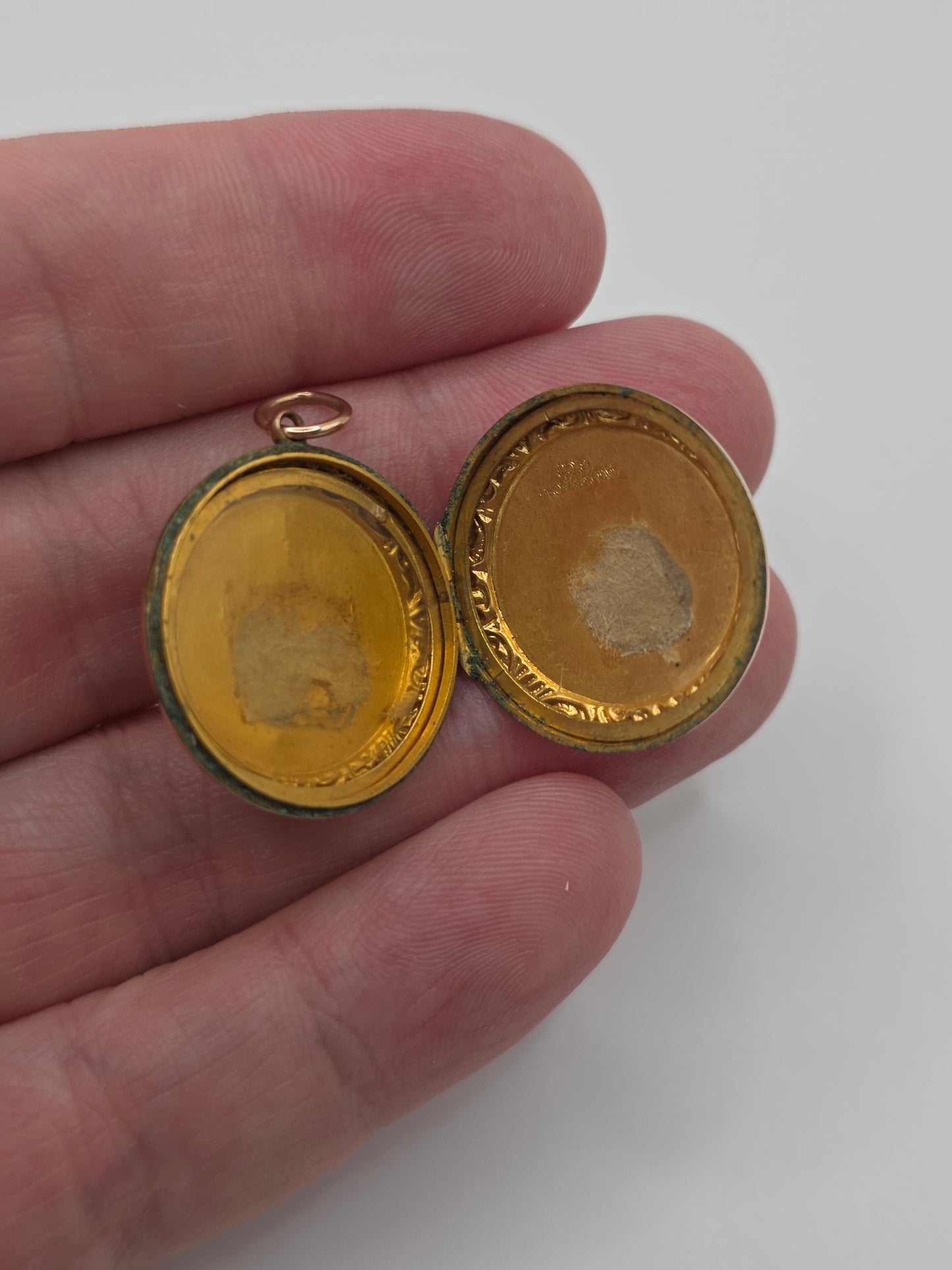 Antique 9ct gold back and front locket