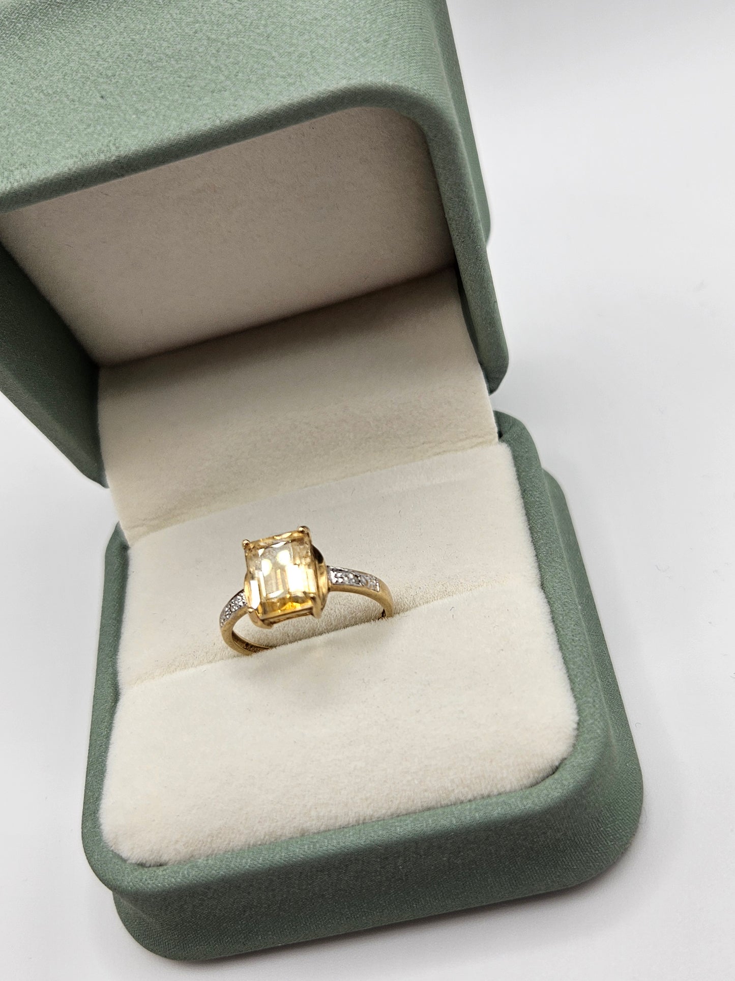 9ct gold citrine and diamond ring