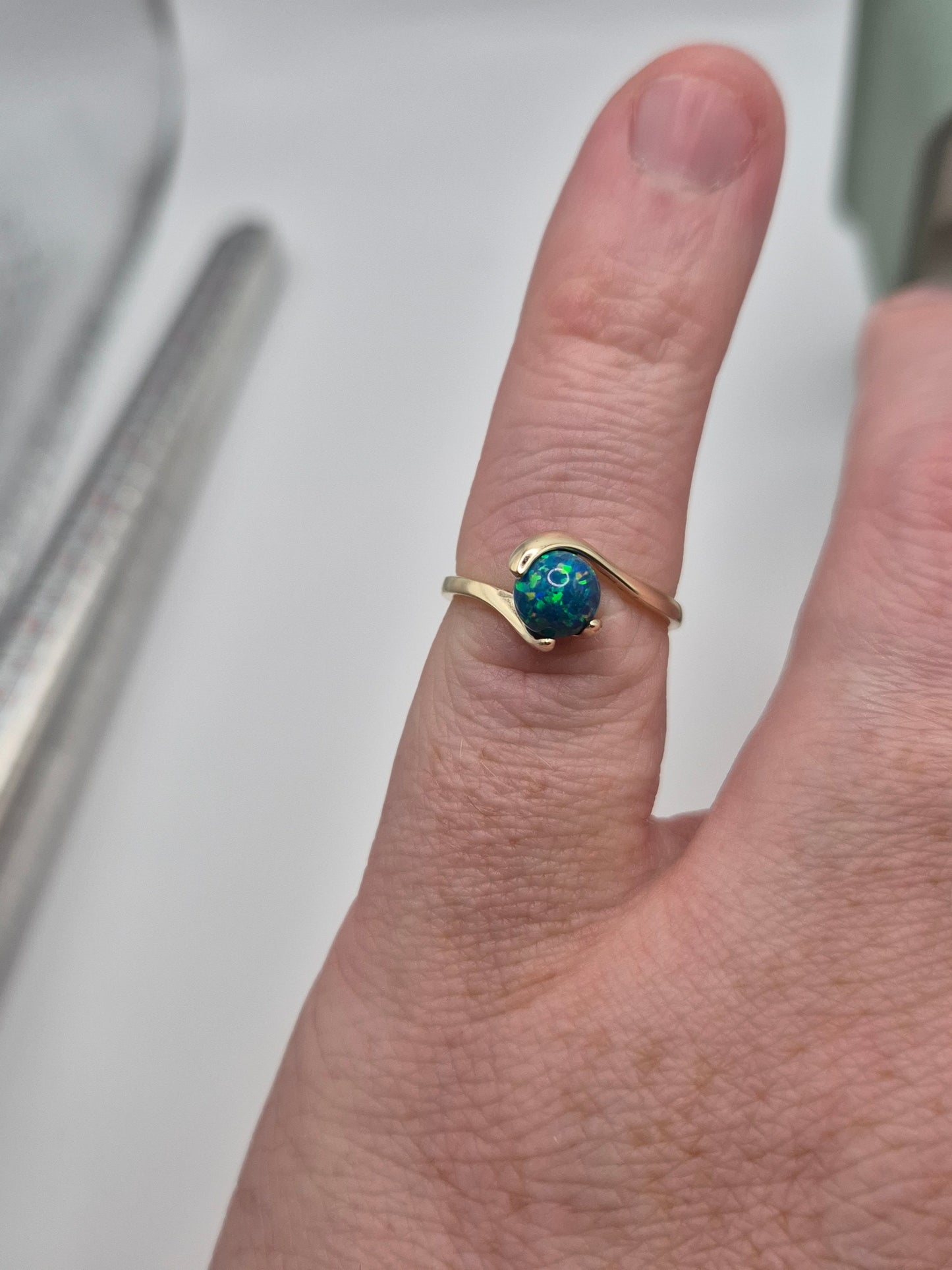 9ct gold simulated opal ring