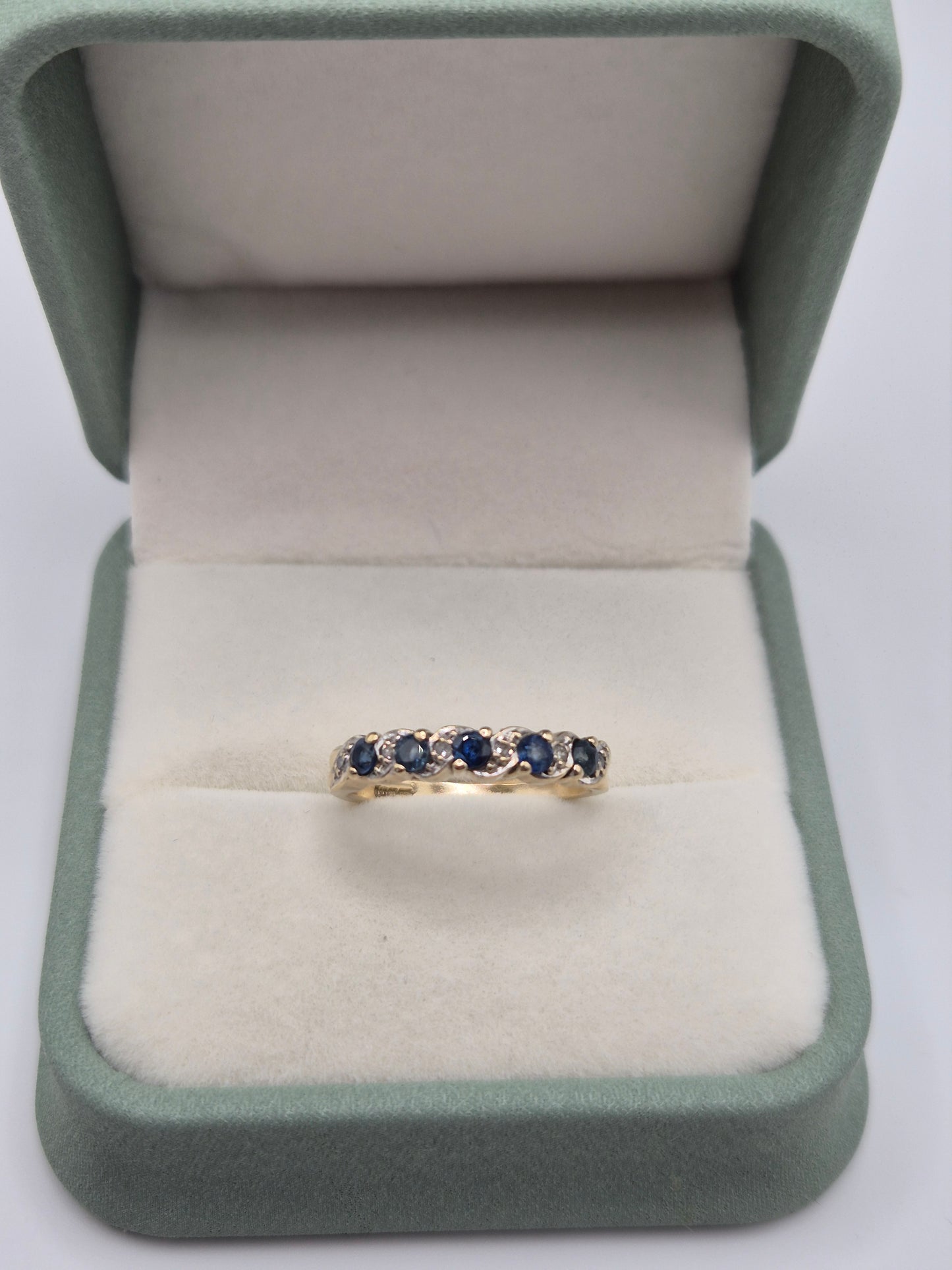 9ct gold sapphire and diamond ring