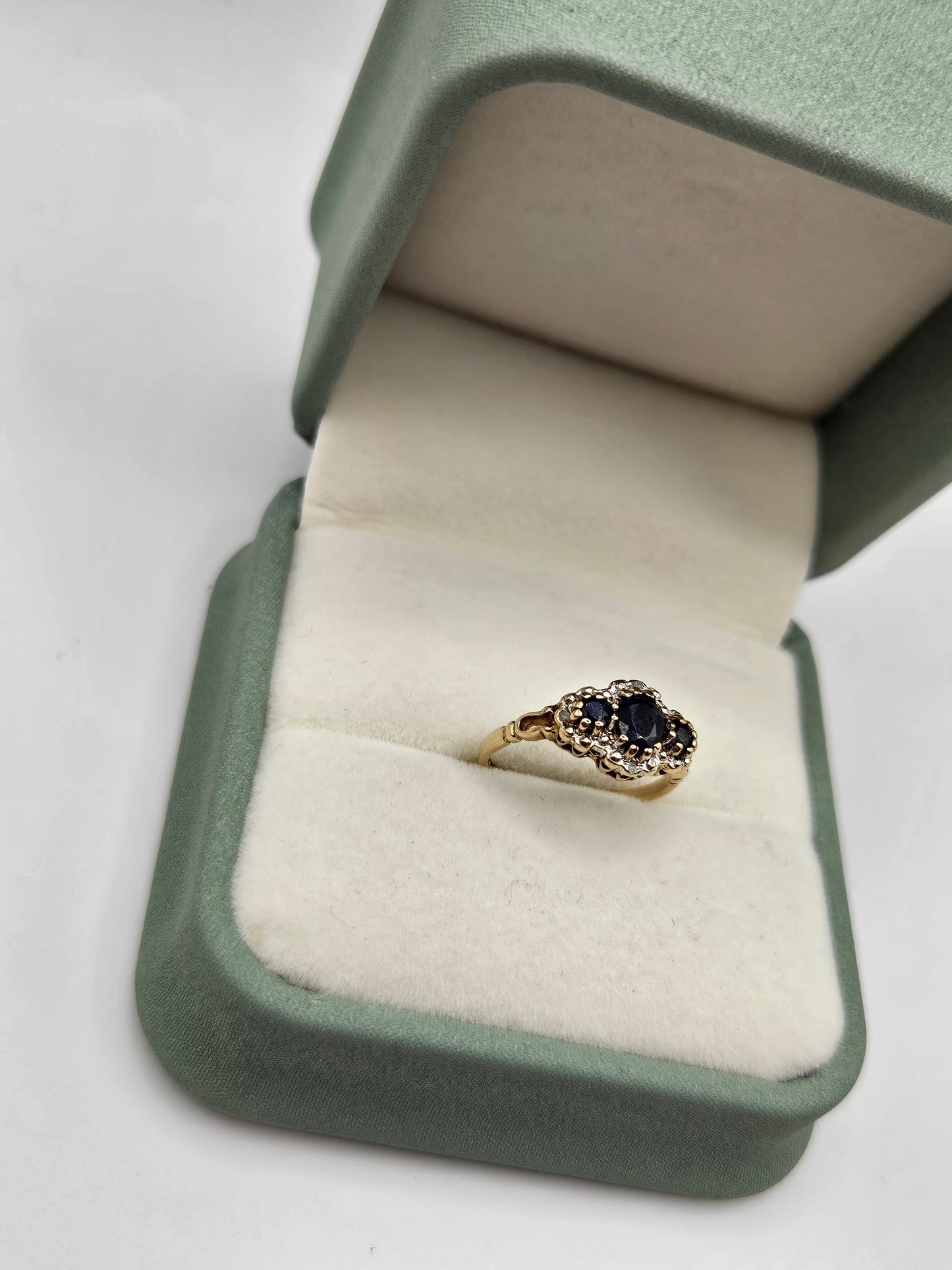 9ct gold sapphire and diamond ring