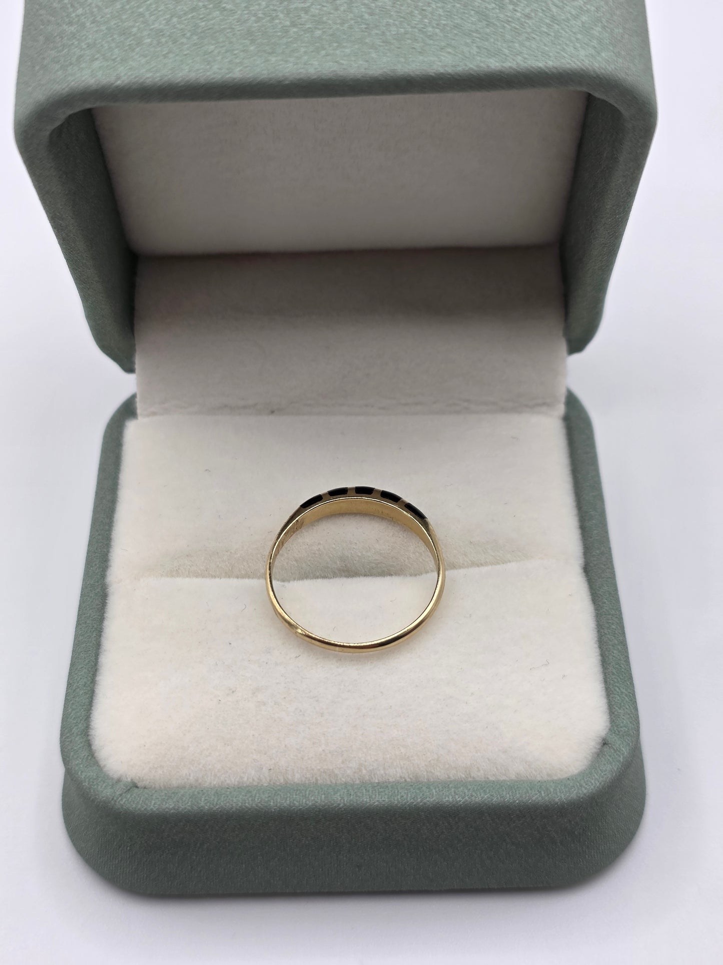 9ct gold onyx ring