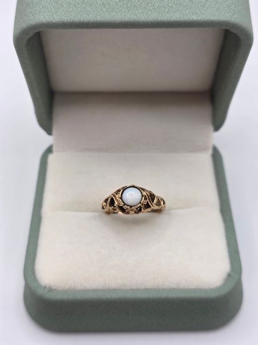 Vintage 9ct gold opal ring