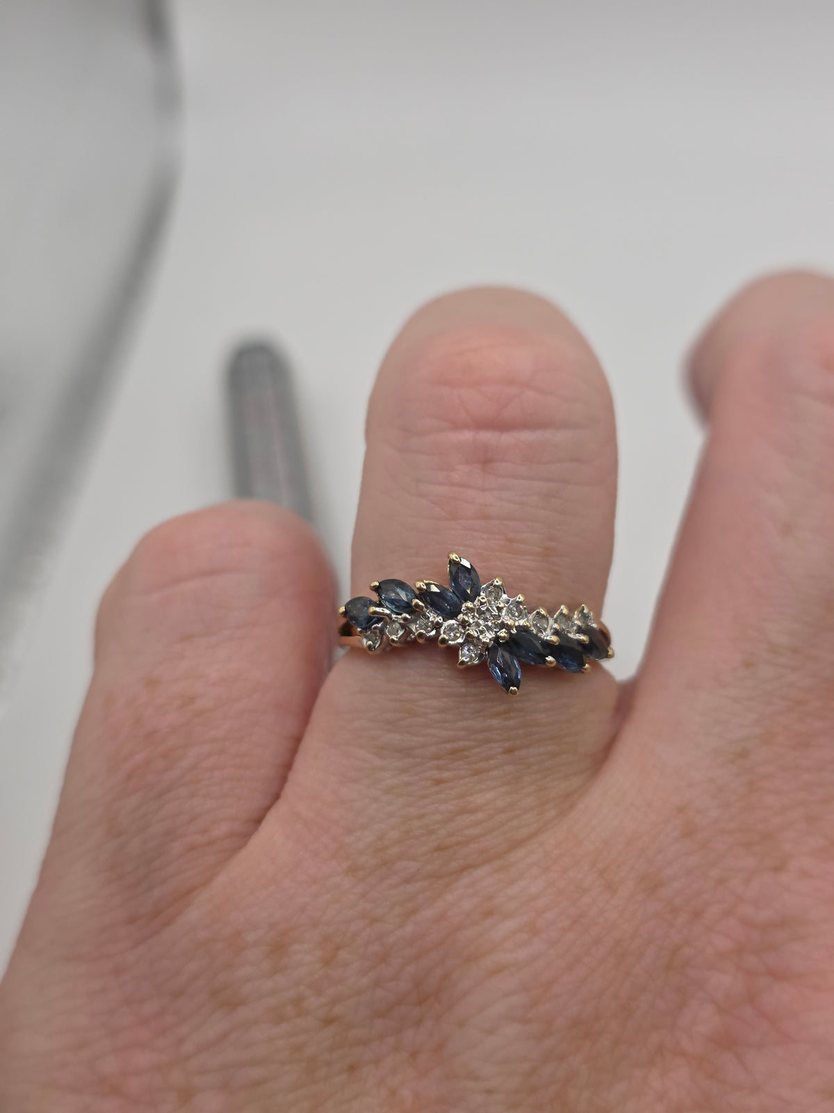 9ct gold sapphire and diamond ring