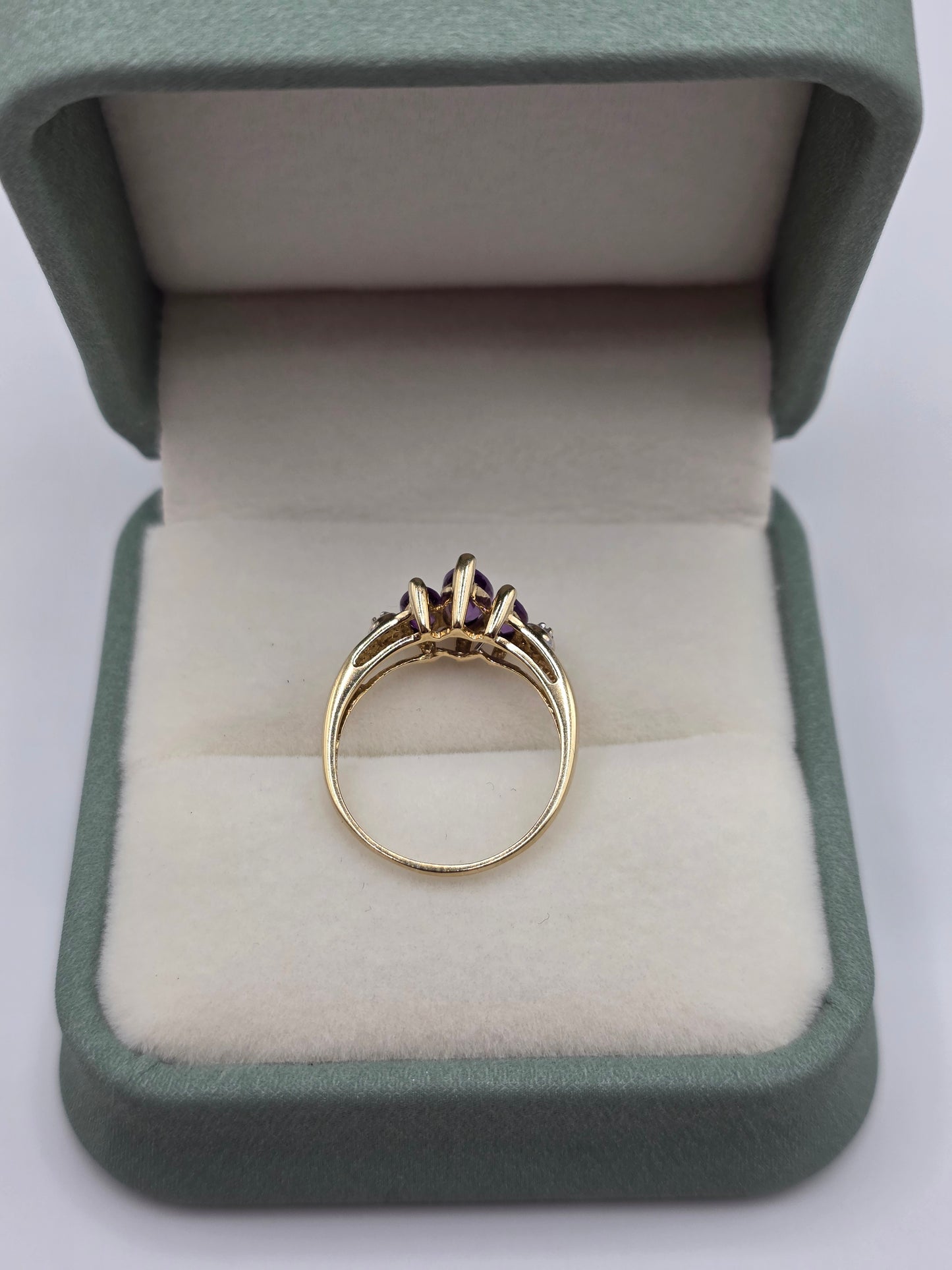 9ct gold amethyst and diamond ring