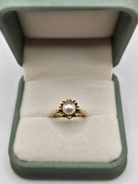 Vintage 9ct gold pearl ring