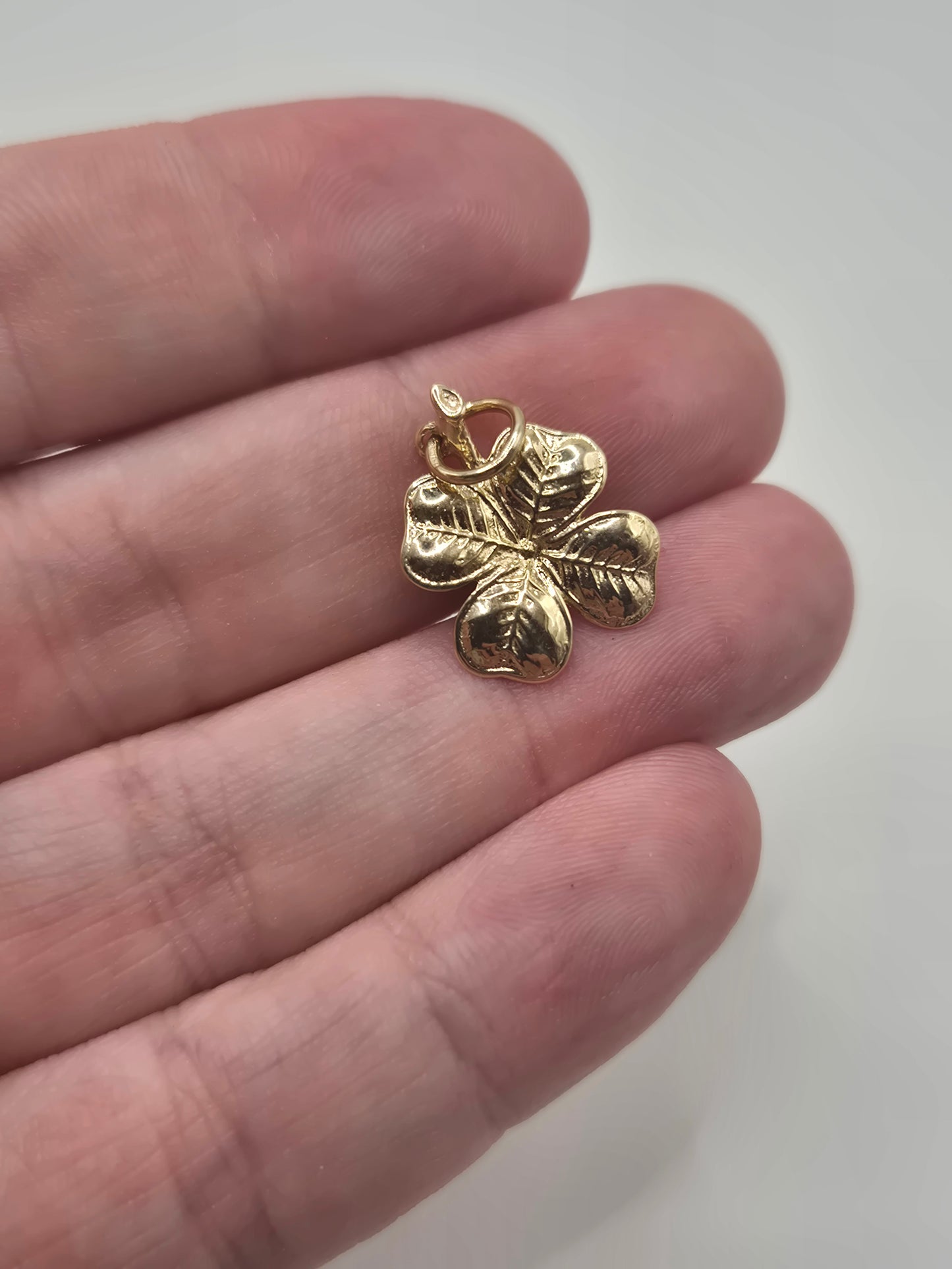 9ct gold four leaf clover charm