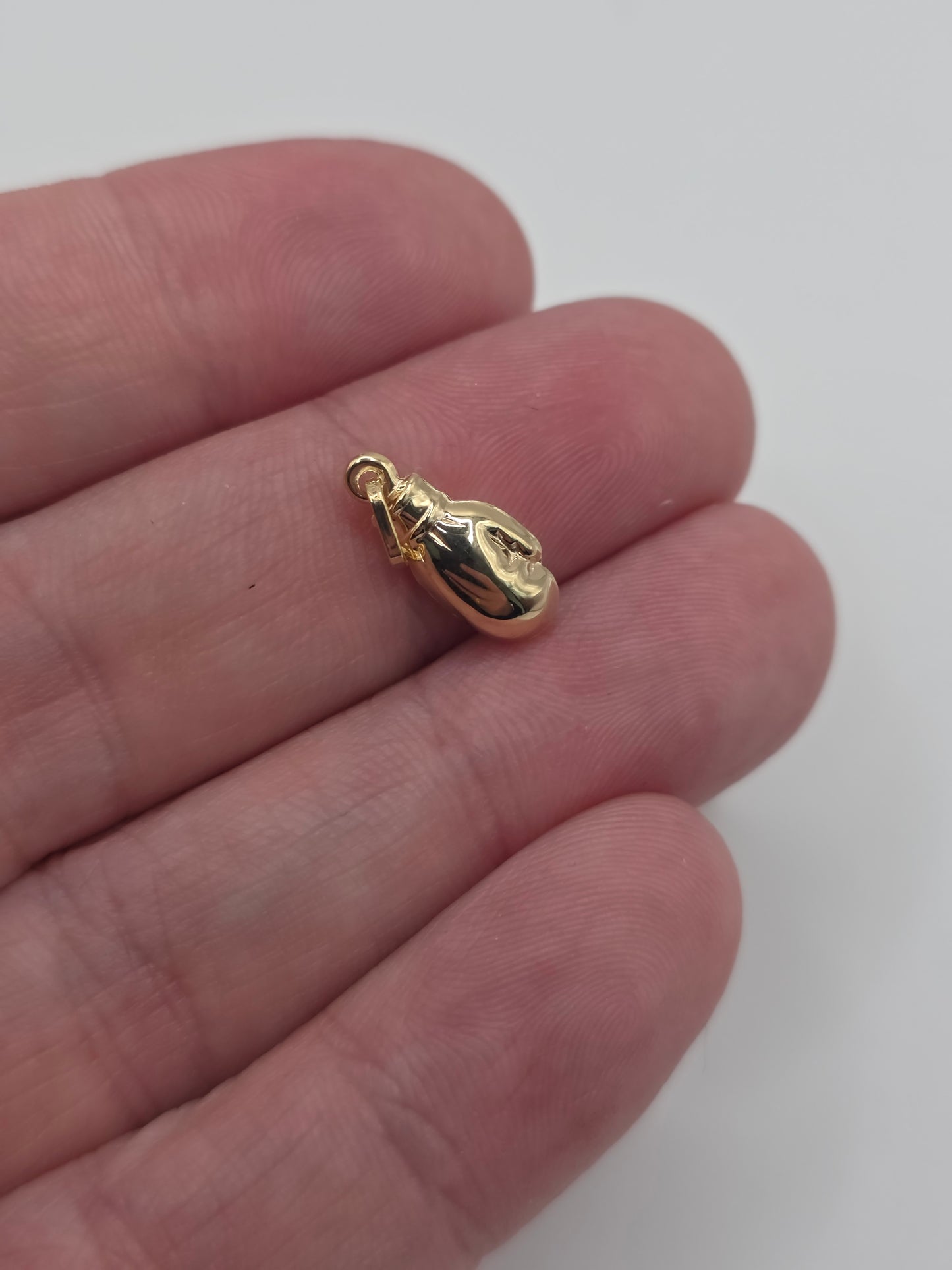 9ct gold boxing glove charm