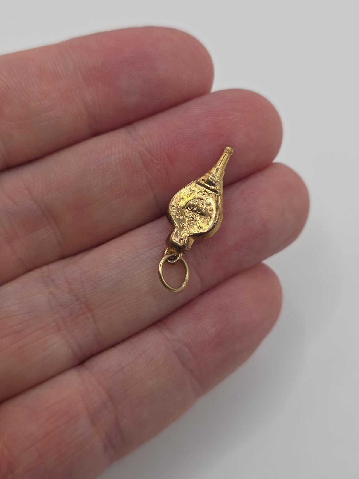 9ct gold bellows charm