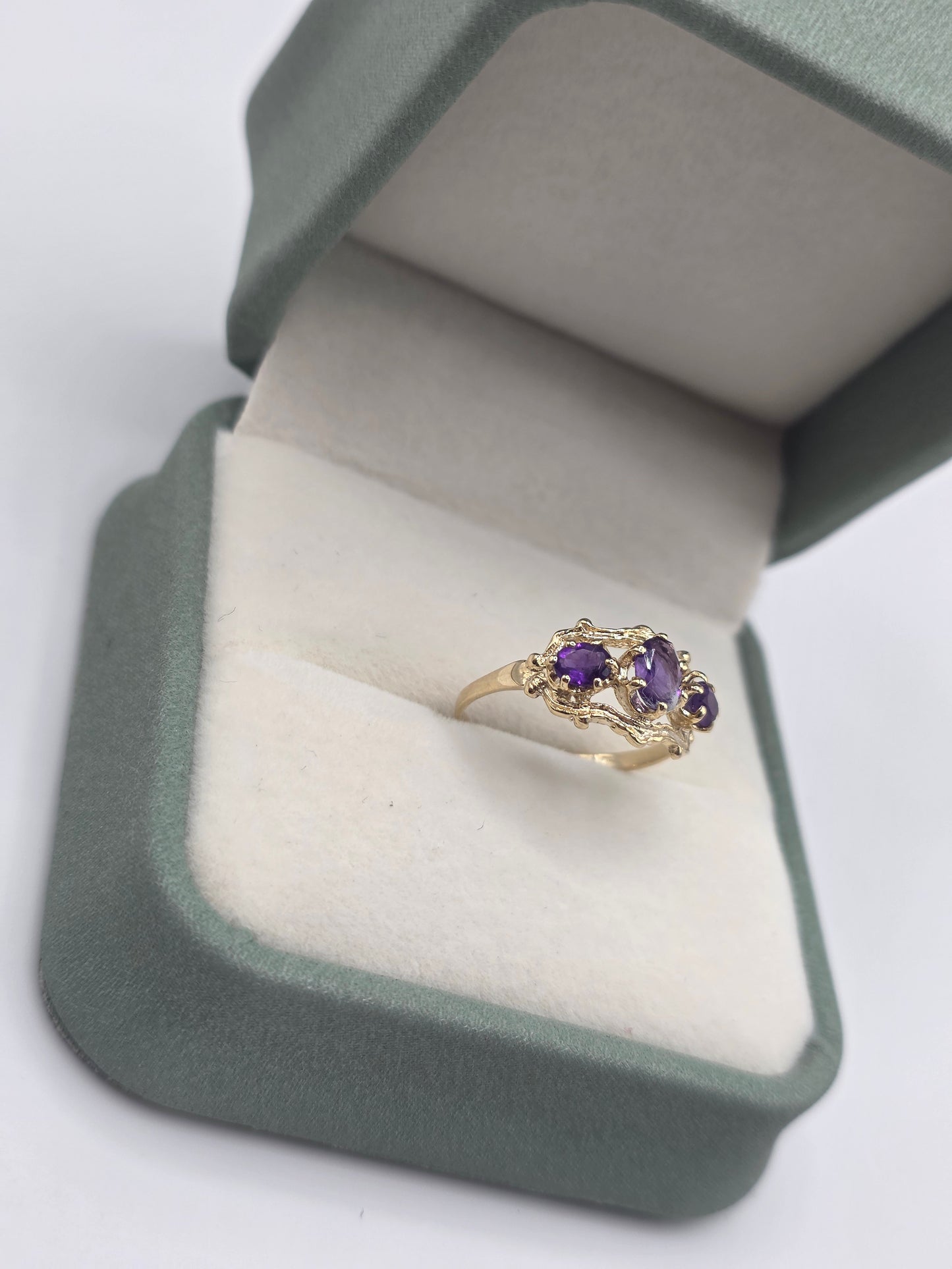9ct gold amethyst ring