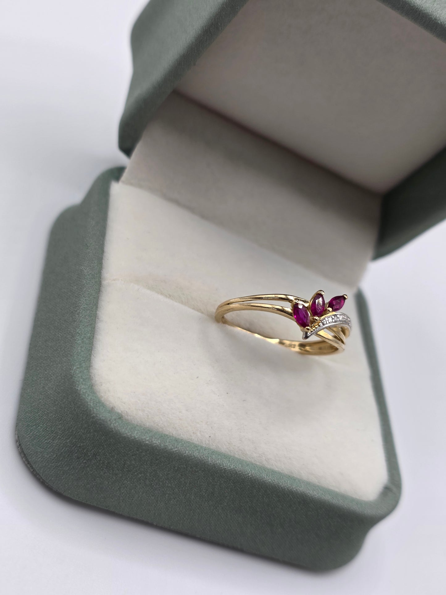 9ct gold ruby and diamond ring