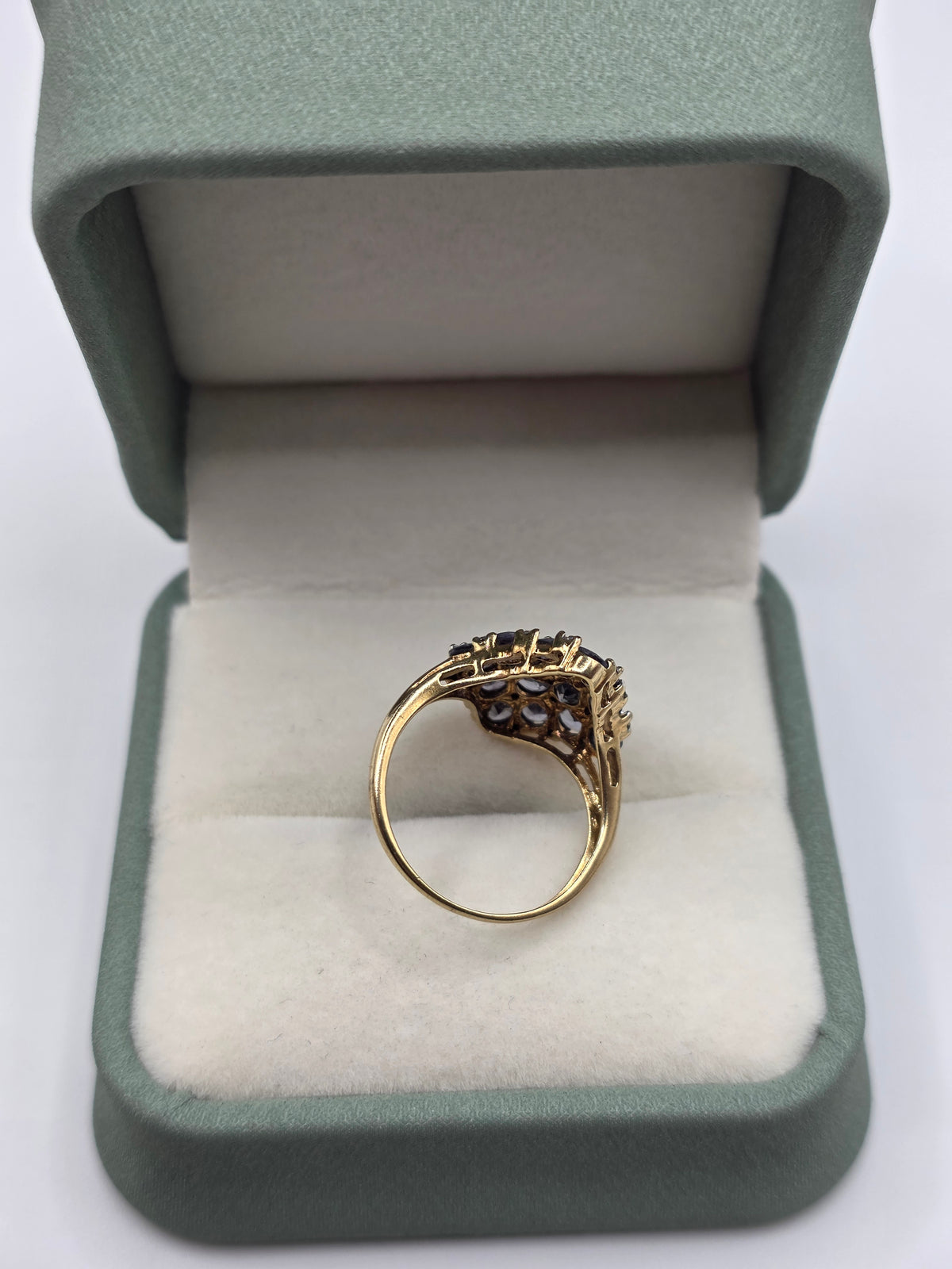 9ct gold tanzanite and diamond ring