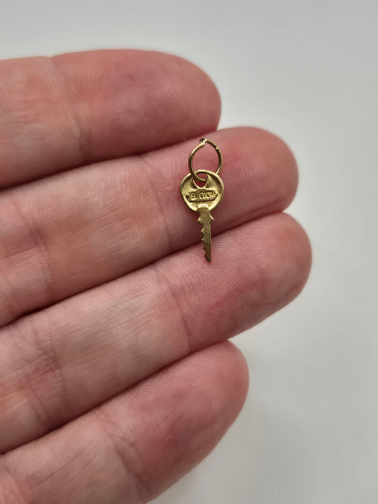 9ct gold key charm
