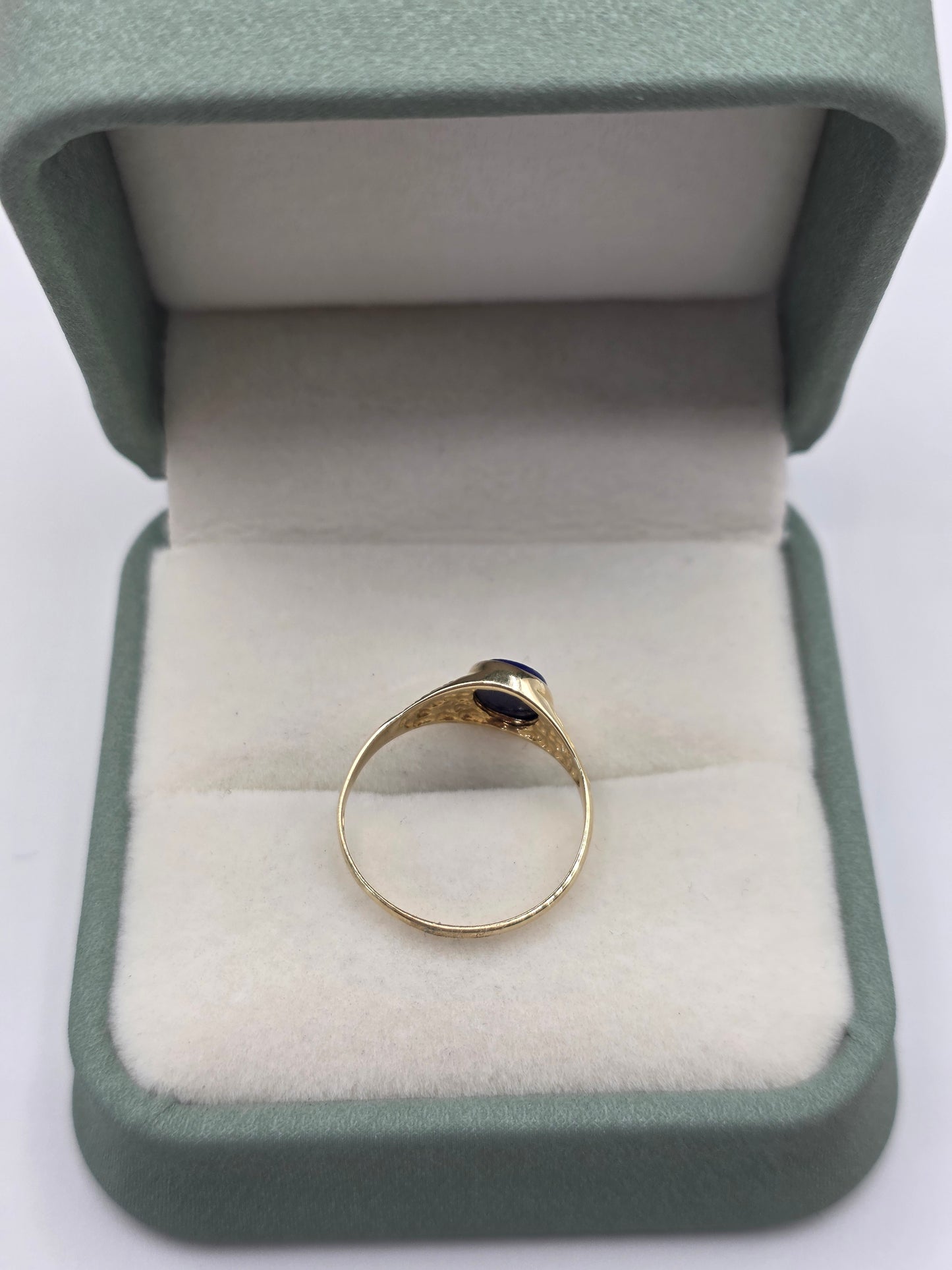 9ct gold lapis lazuli signet ring
