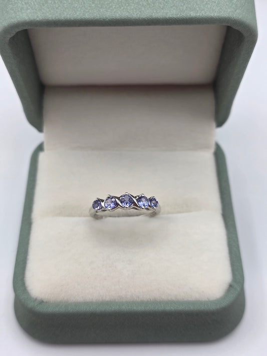 9ct white gold tanzanite ring