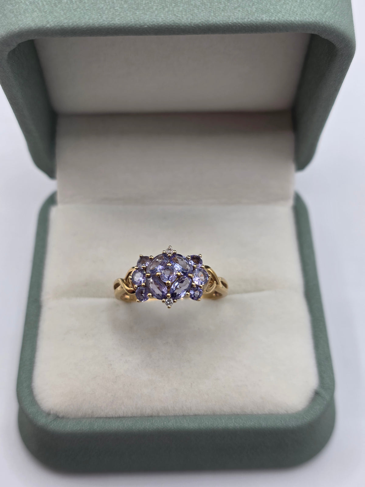 9ct gold tanzanite and diamond ring