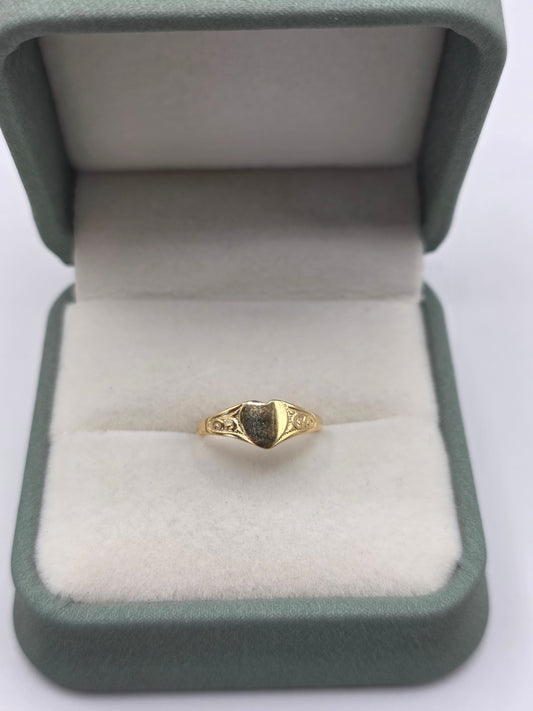 9ct gold heart signet ring
