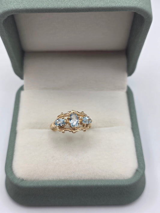 9ct gold topaz ring