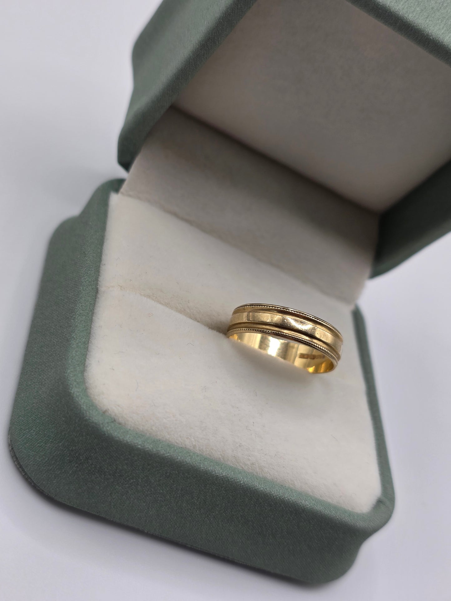 9ct gold ring