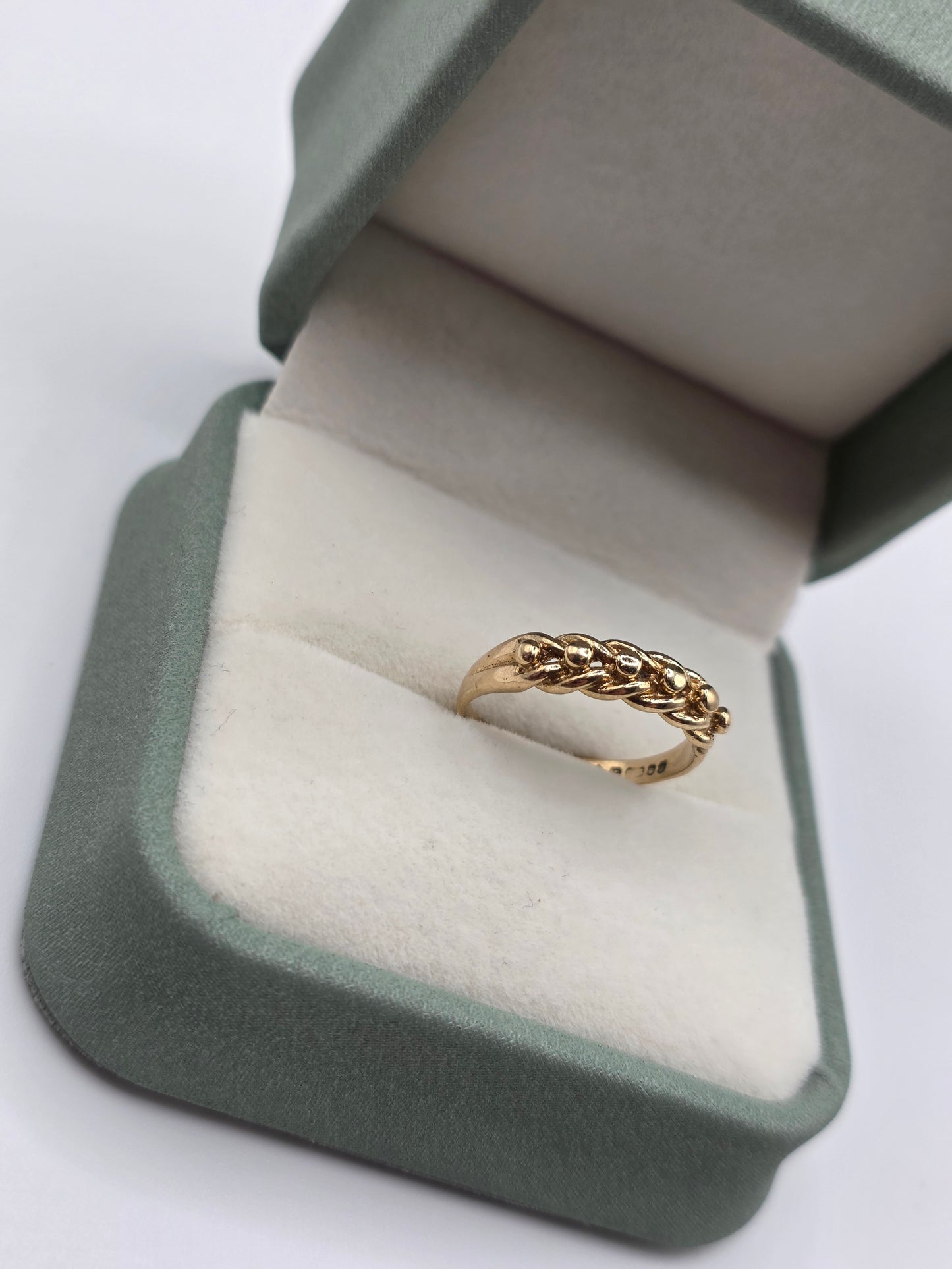 9ct gold keeper ring