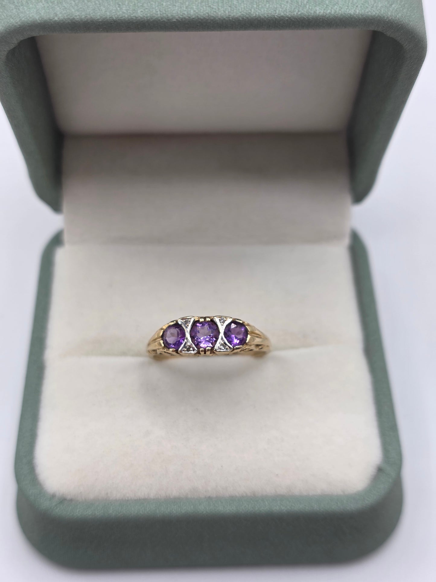 9ct gold amethyst and diamond ring